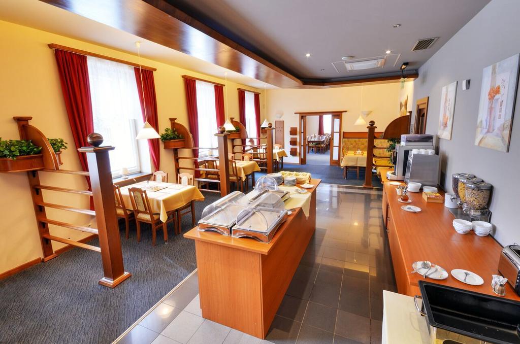 Hotel Filipinum Jablonné nad Orlicí Buitenkant foto