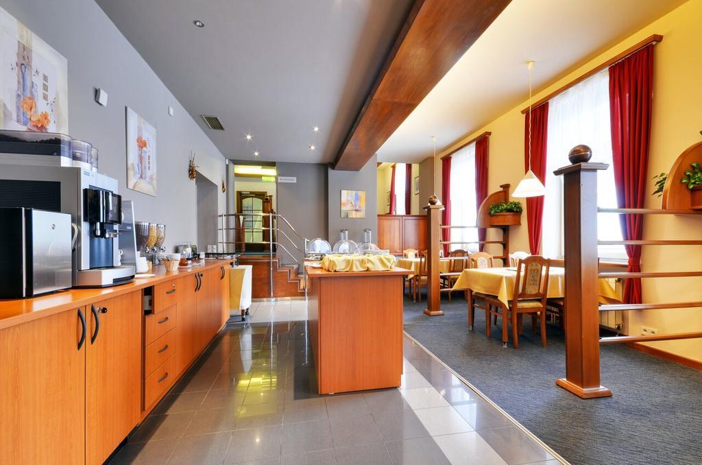 Hotel Filipinum Jablonné nad Orlicí Buitenkant foto